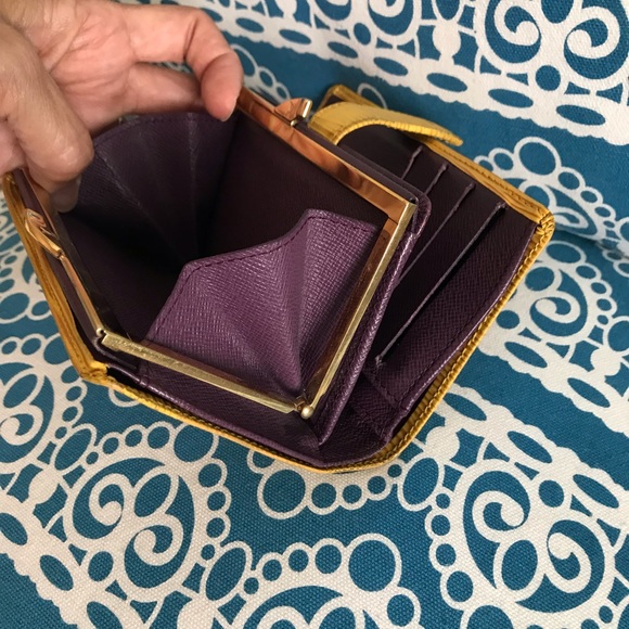 💥2/$250💥 Authentic Louis Vuitton Monogram Canvas Kiss Lock Bi Fold Wallet - Picture 9 of 14